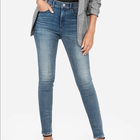 EXPRESS HIGH WAISTED DENIM 6/SHORT